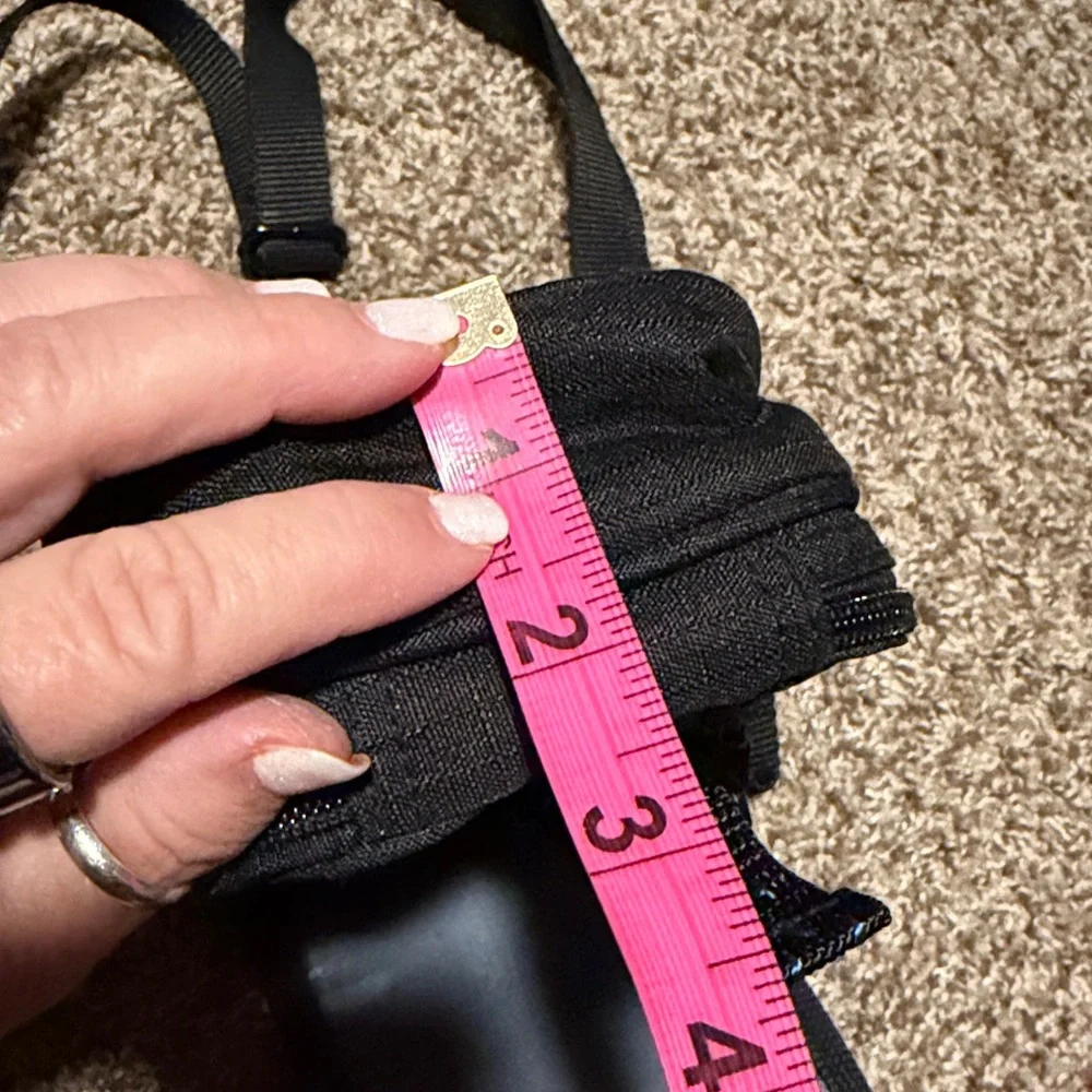 Samsonite camera bag / travel bag w/removeable strap & plenty of pockets - EUC!